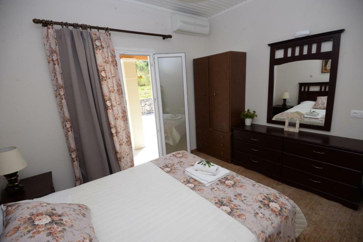 The Olive Grove House Villa Kassiopi Bagian luar foto